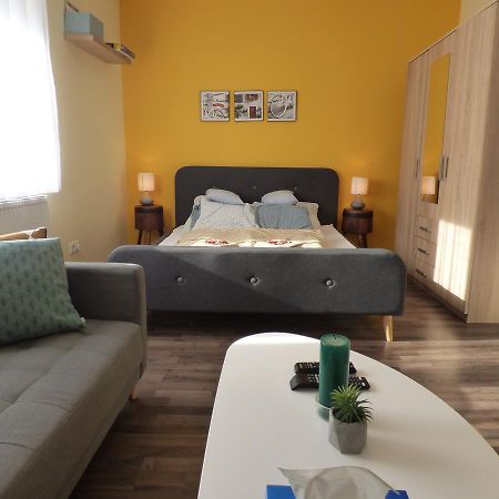 Yellow Apartment Debrecen Luaran gambar