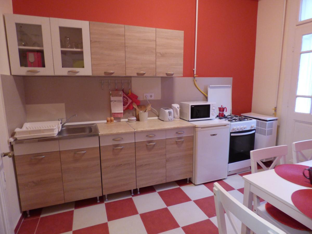 Yellow Apartment Debrecen Luaran gambar