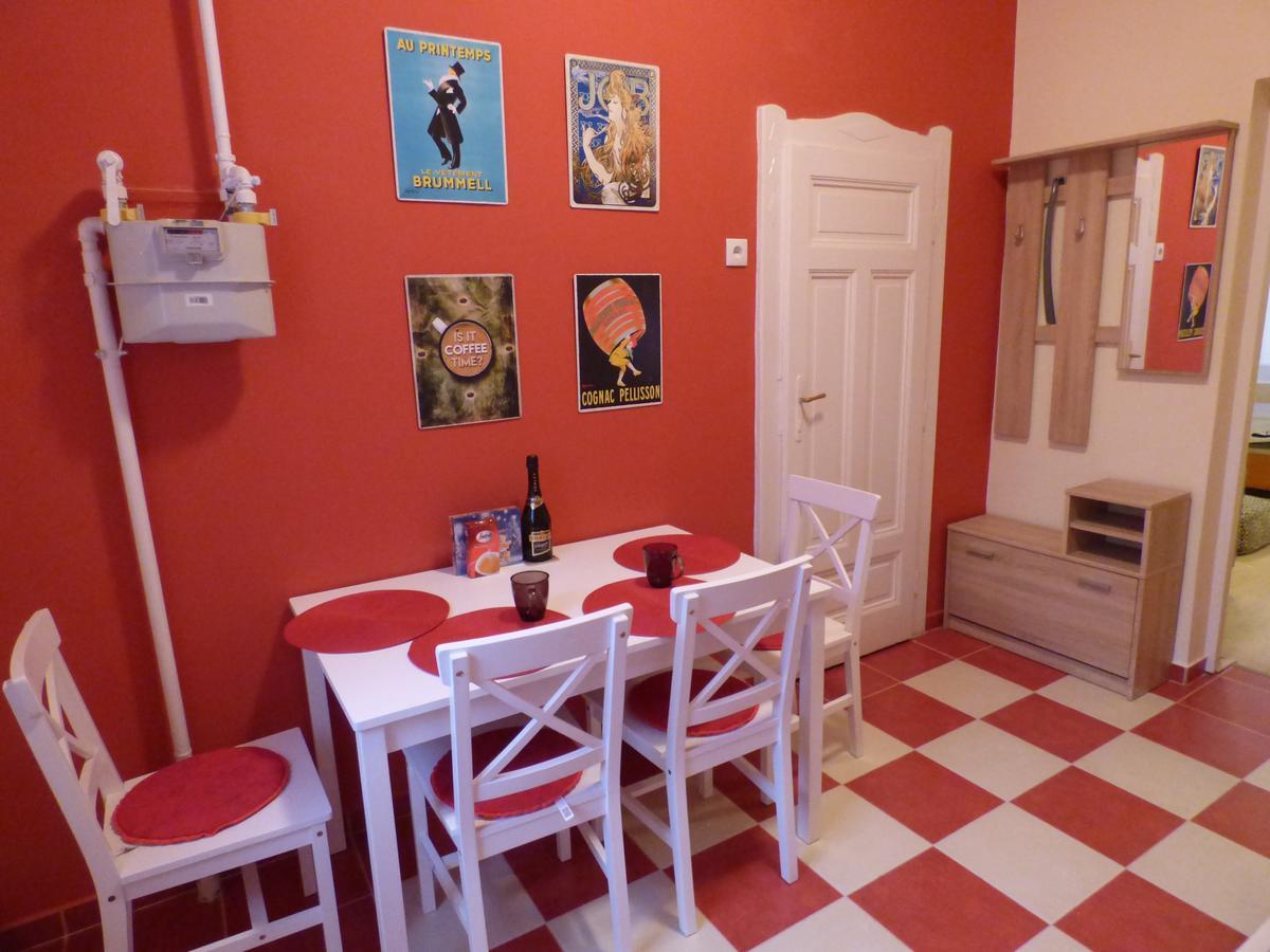 Yellow Apartment Debrecen Luaran gambar