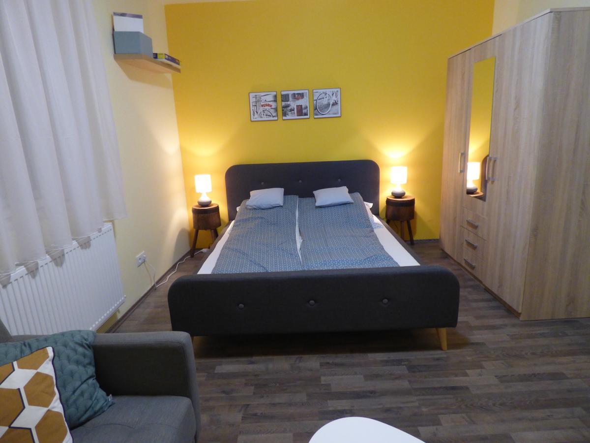 Yellow Apartment Debrecen Luaran gambar