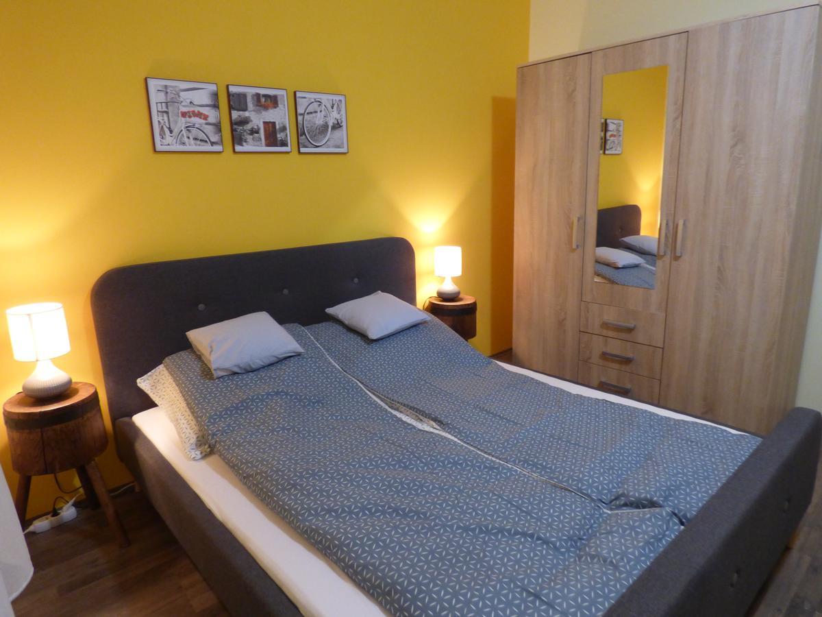 Yellow Apartment Debrecen Luaran gambar