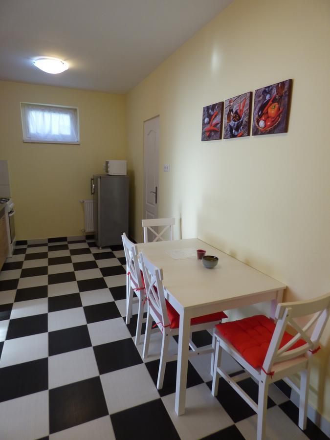 Yellow Apartment Debrecen Luaran gambar
