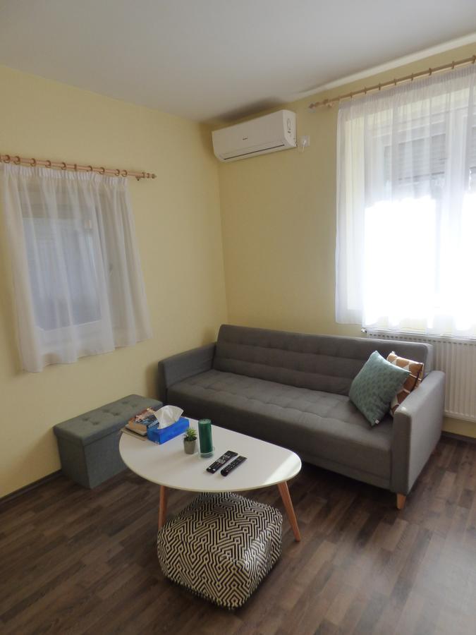 Yellow Apartment Debrecen Luaran gambar