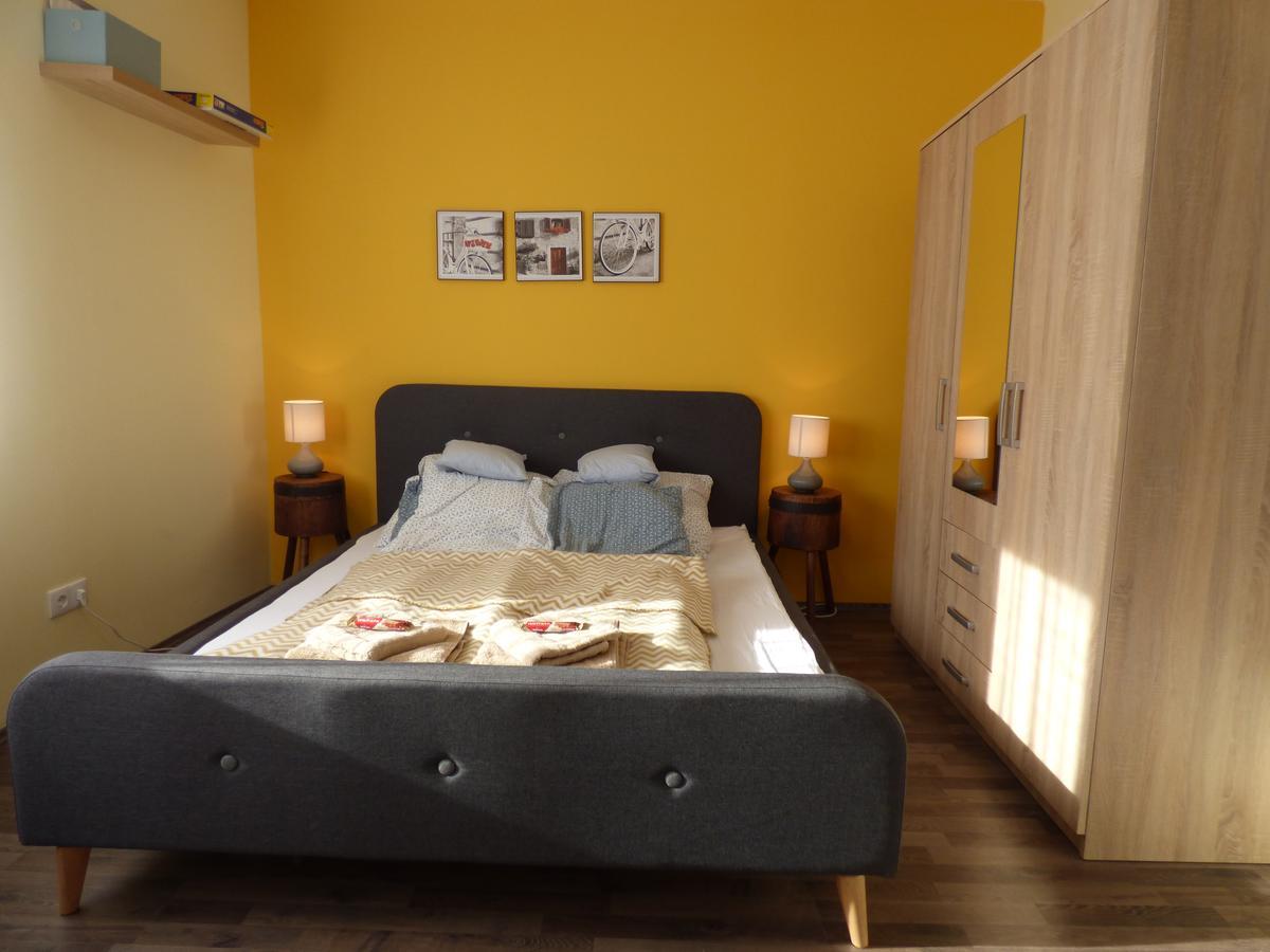 Yellow Apartment Debrecen Luaran gambar